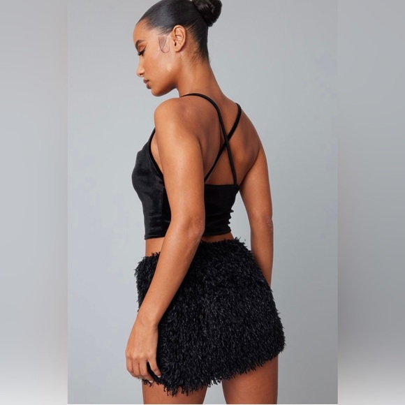 PrettyLittleThing Black Velvet Cowl Neck Dark Holiday Crop Top Size 10 NWT - Picture 2 of 6